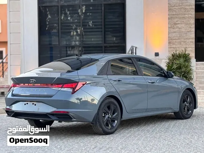 Hyundai Elantra 2022 photo 3
