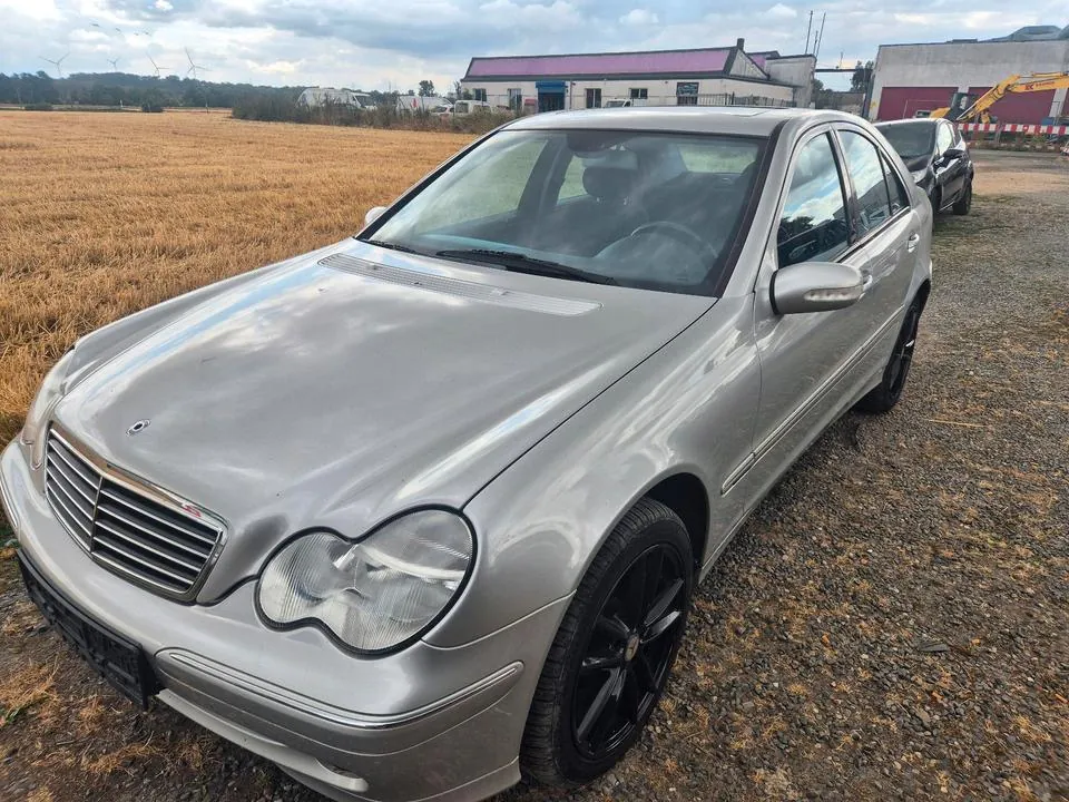 Mercedes-Benz C180
