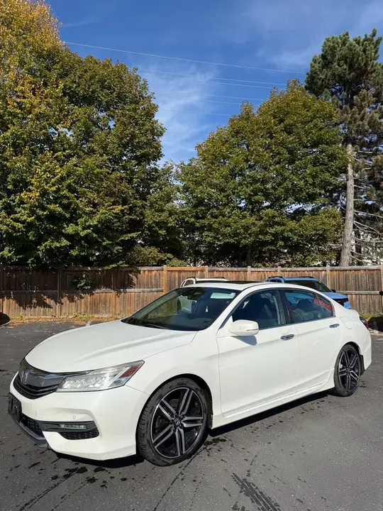 Honda Accord 2017 photo 2