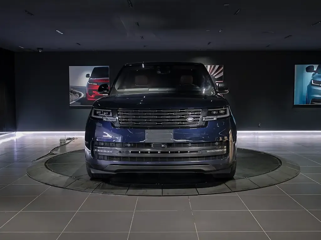 Land Rover Range Rover 2023 photo 2