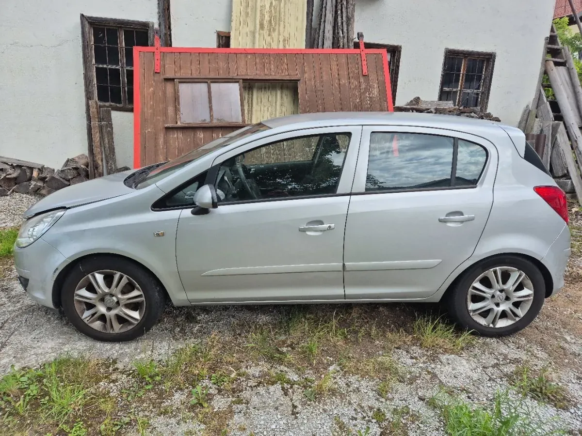 Opel Corsa 2006 photo 2