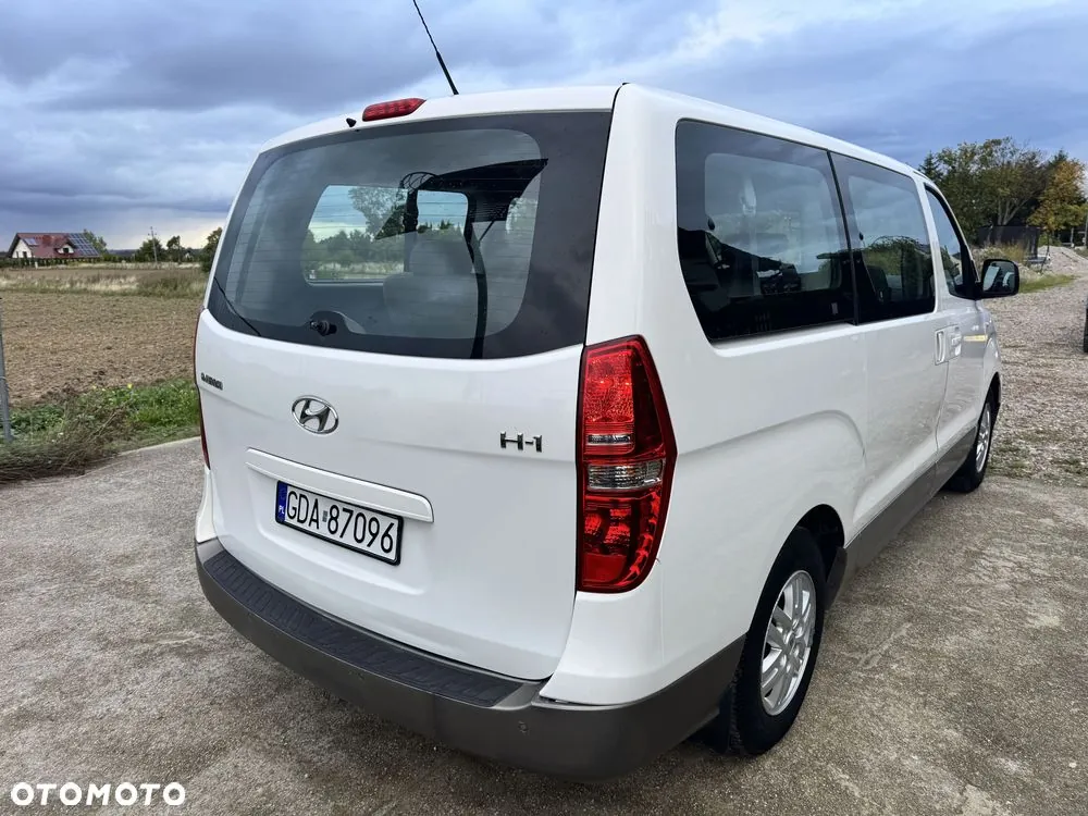 Hyundai H1 2016 photo 3
