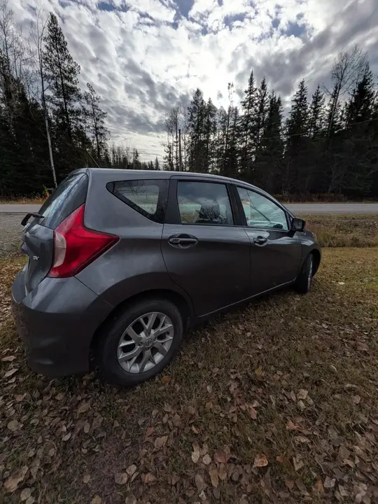 Nissan Versa 2018 photo 5