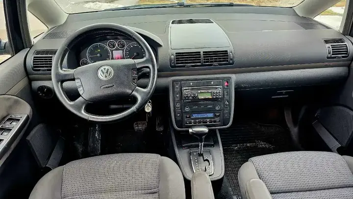 Volkswagen Sharan 2008 photo 2