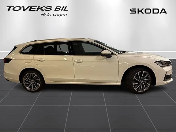 Skoda Superb 2026 photo 2
