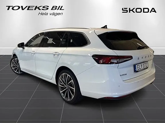 Skoda Superb 2026 photo 5
