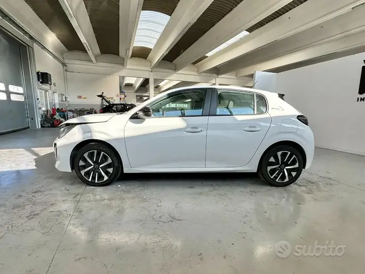 Peugeot 208 2025 photo 4
