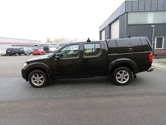 Nissan Navara 2011 photo 4