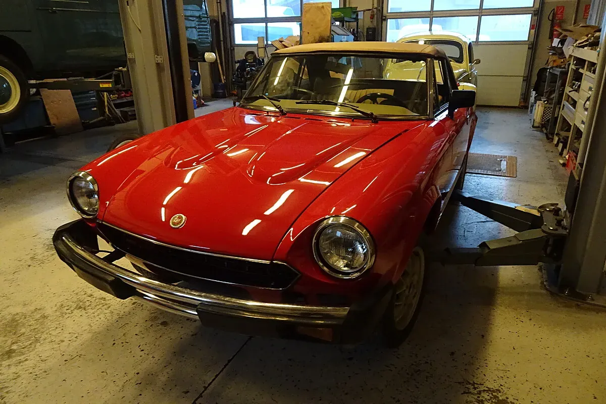 Fiat 124 Spider 1982 photo 3