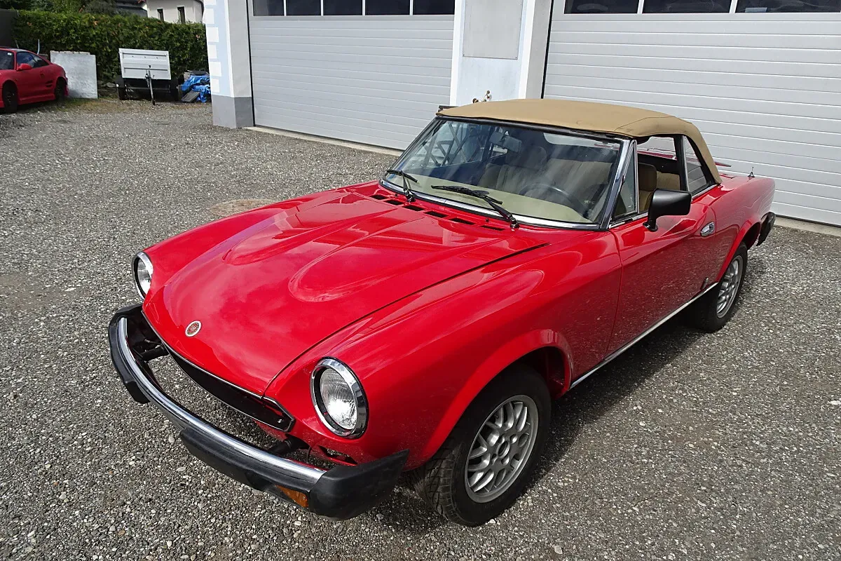 Fiat 124 Spider