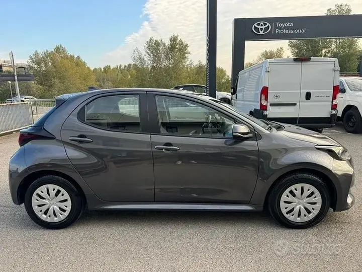Toyota Yaris 2023 photo 5