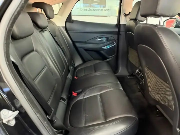 Jaguar E-Pace 2018 photo 4