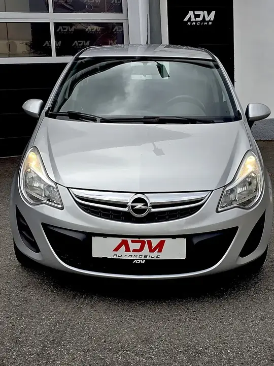 Opel Corsa 2011 photo 2