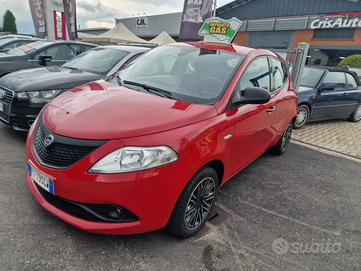 Lancia Ypsilon