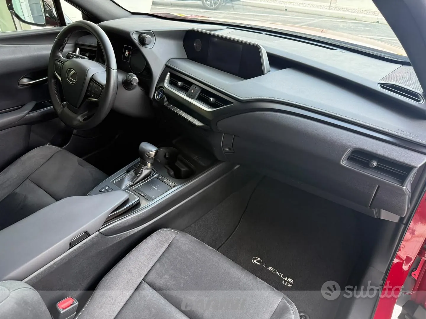 Lexus Ux 2019 photo 5