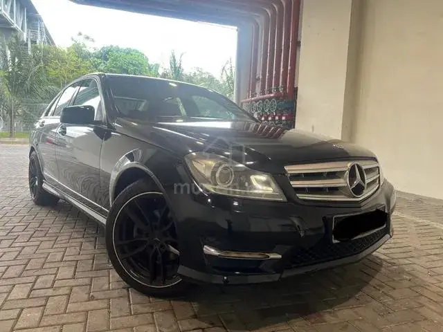 Mercedes-Benz C200