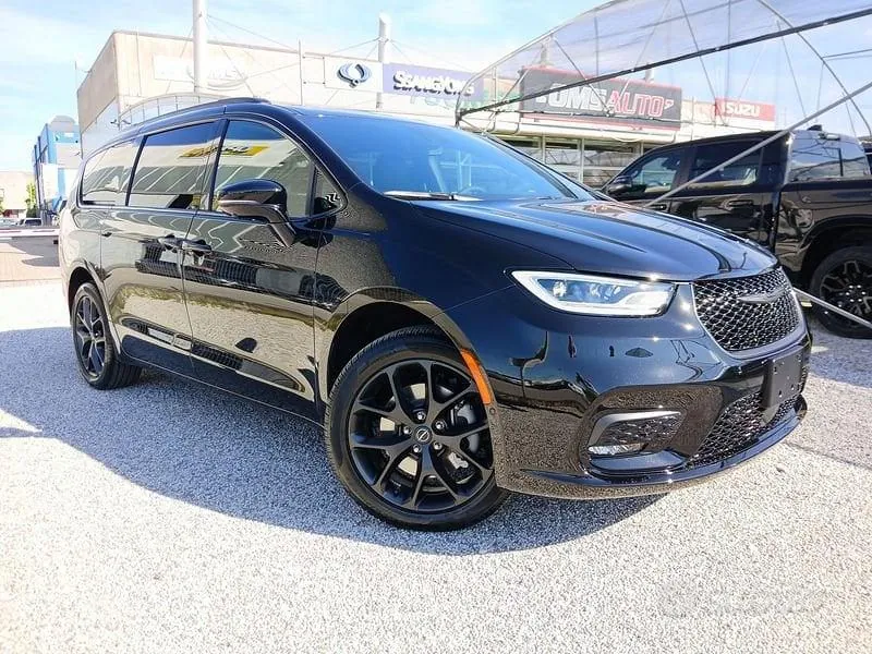 Chrysler Pacifica 2026 photo 2