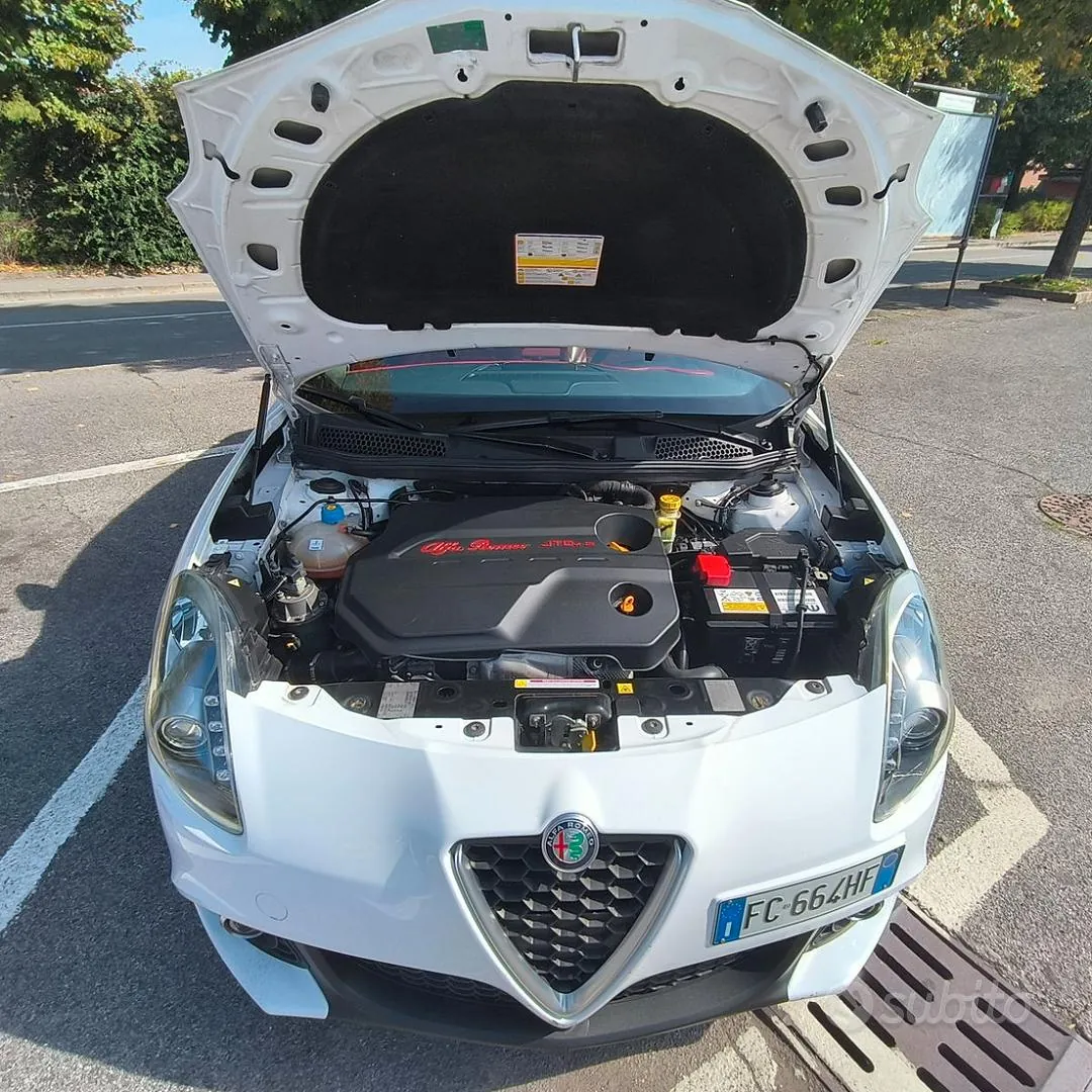 Alfa Romeo Giulietta 2016 photo 4