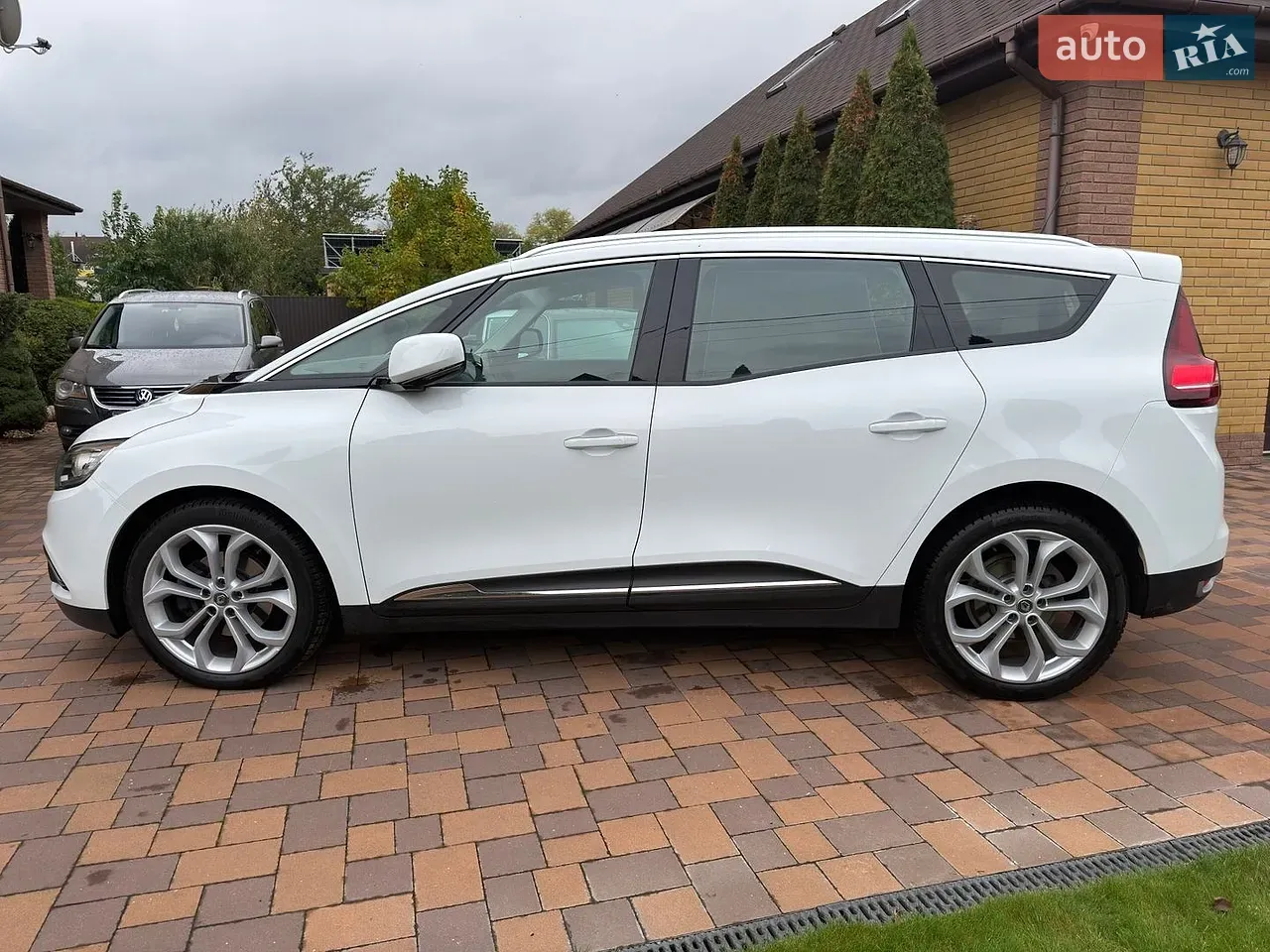Renault Scenic 2018 photo 3