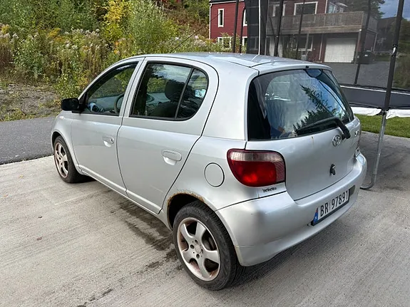 Toyota Yaris 2002 photo 4