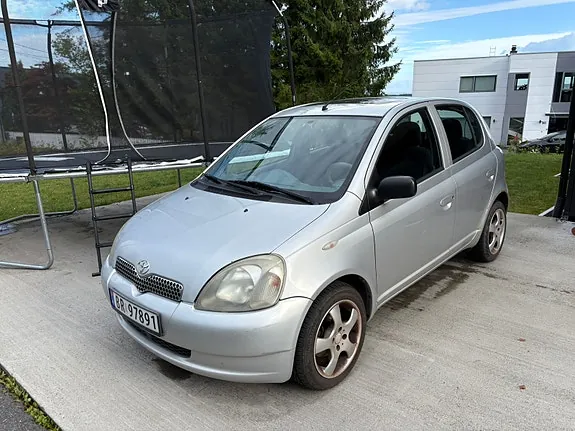 Toyota Yaris 2002 photo 3
