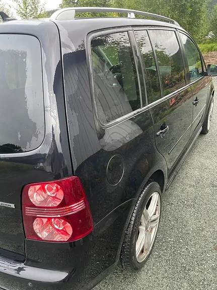 Volkswagen Touran 2010 photo 4