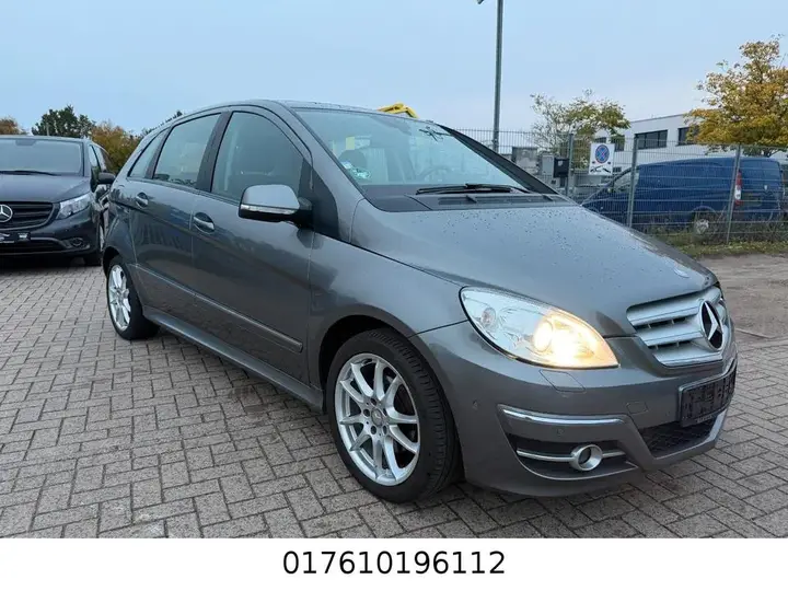 Mercedes-Benz B 200