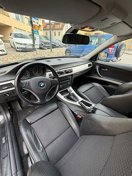 BMW 318D 2012 photo 4