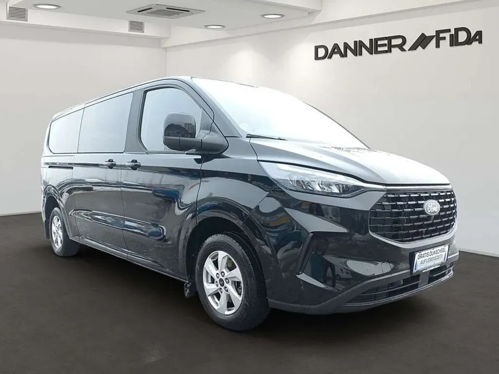 Ford Tourneo Custom 2025 photo 2