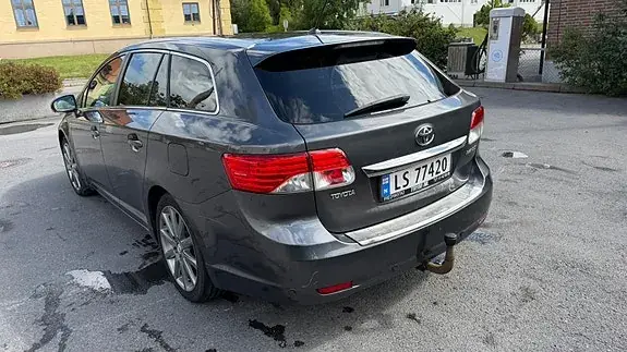 Toyota Avensis 2012 photo 5