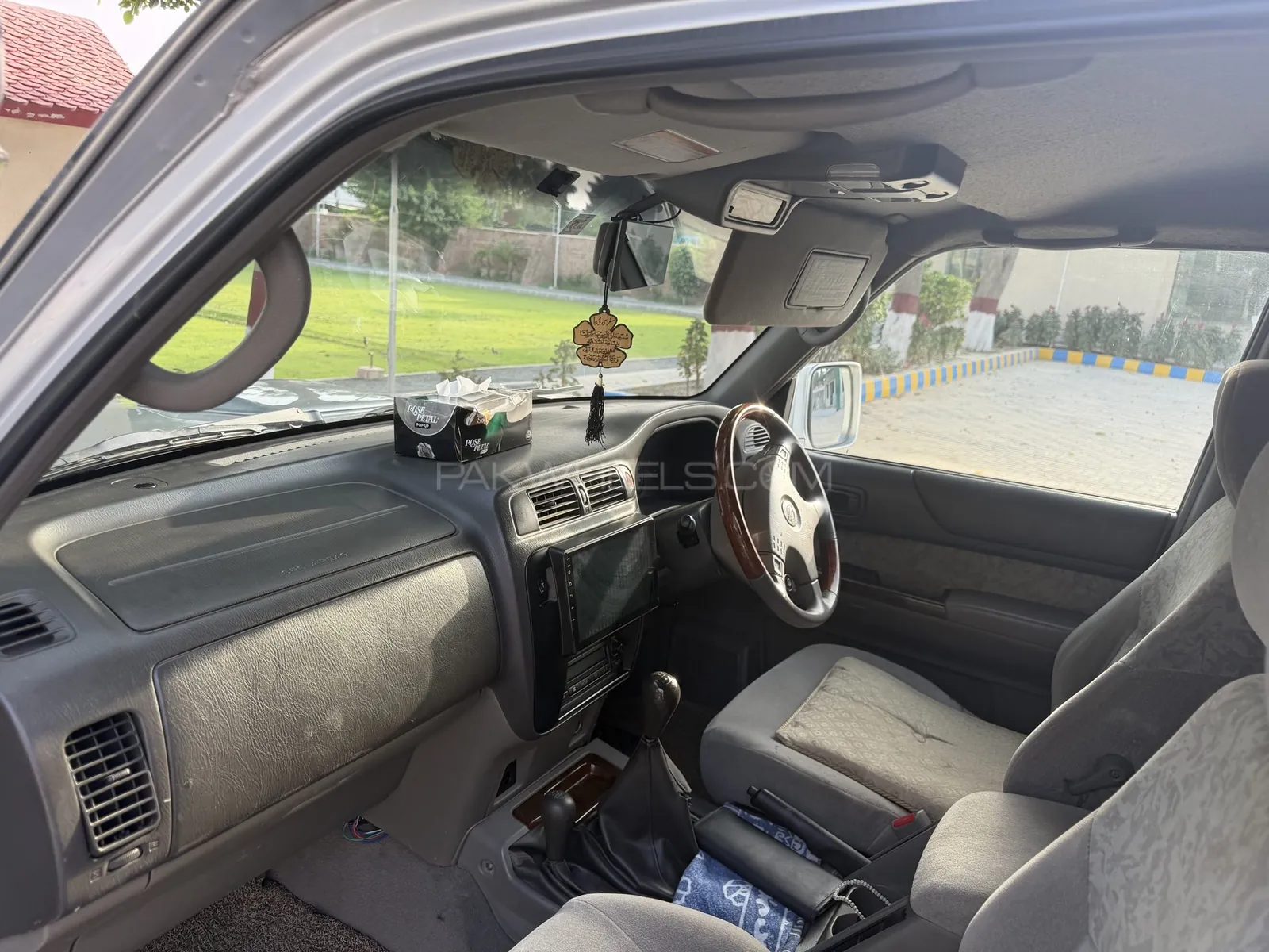 Nissan Safari