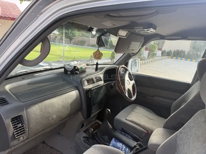 Nissan Safari