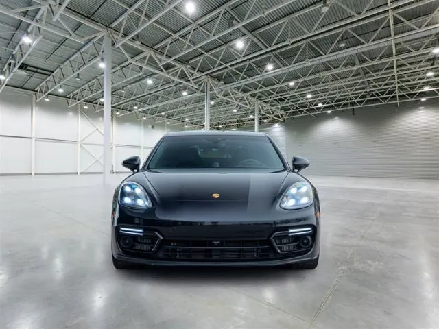 Porsche Panamera 2023 photo 2
