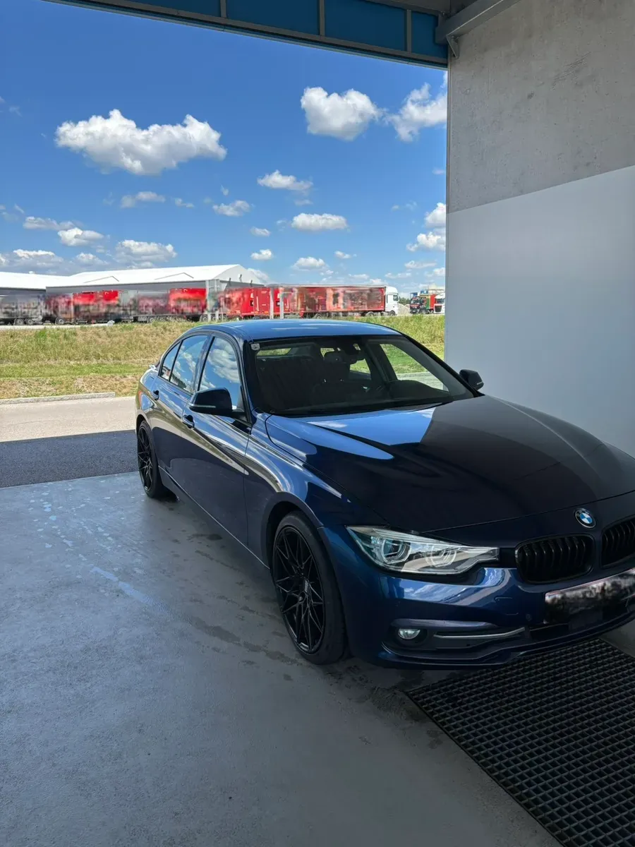 BMW 3 Series 2016 photo 2