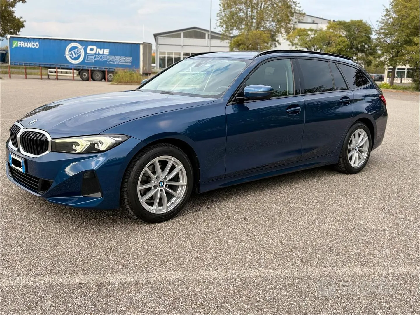 BMW 318D 2022 photo 2