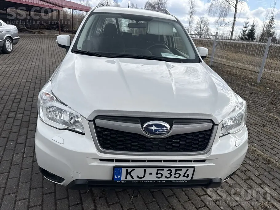 Subaru Forester 2015 photo 2