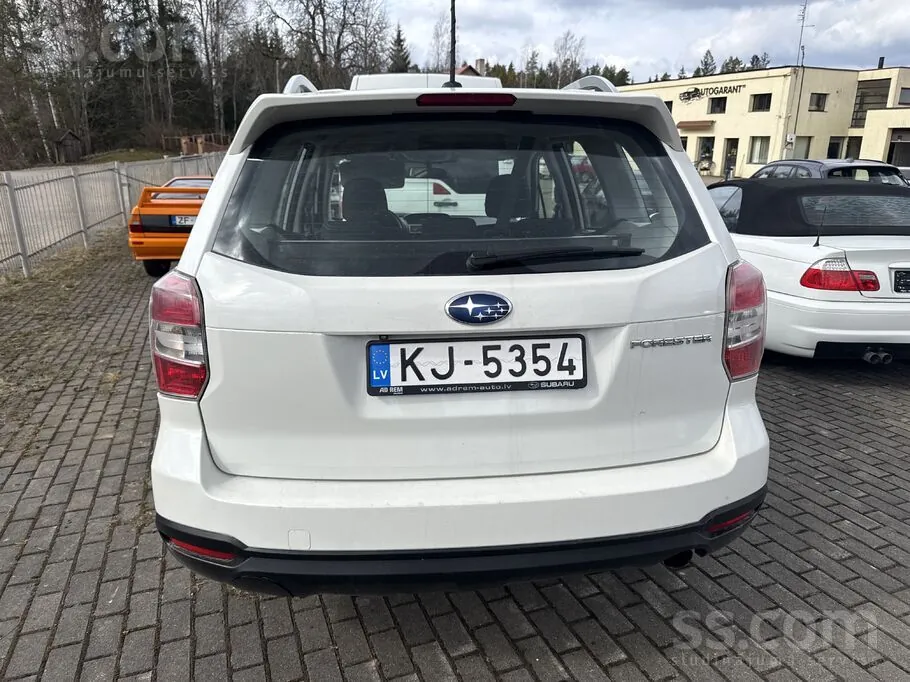 Subaru Forester 2015 photo 4