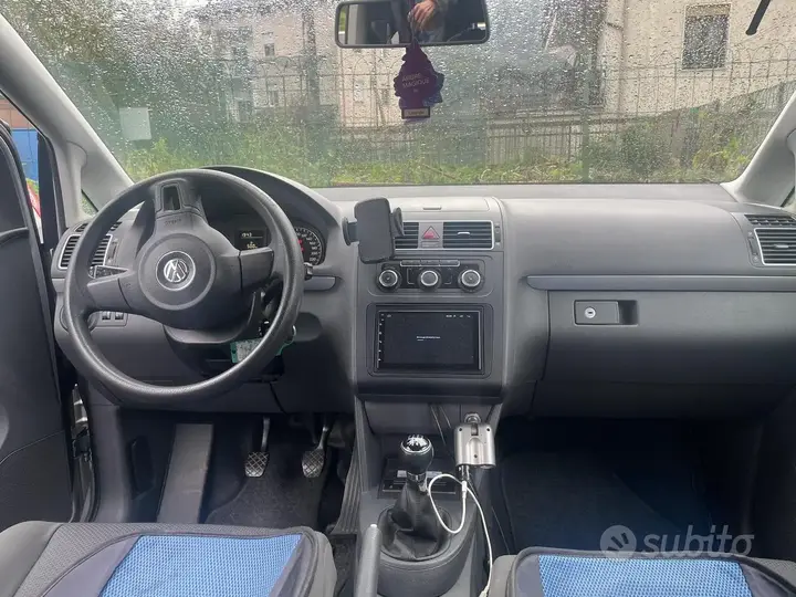 Volkswagen Touran 2016 photo 5