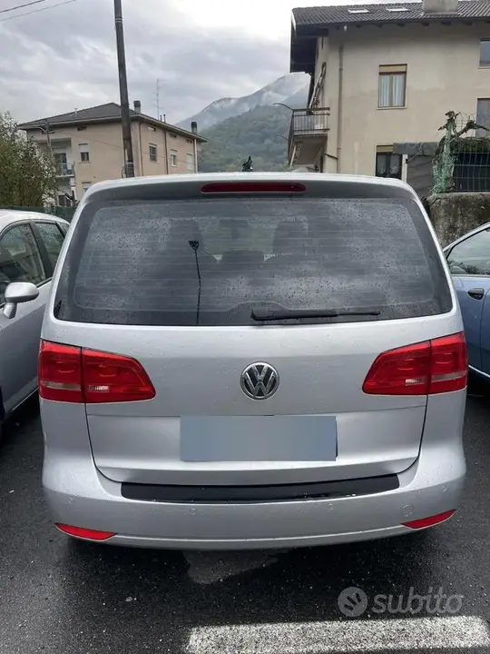 Volkswagen Touran 2016 photo 2