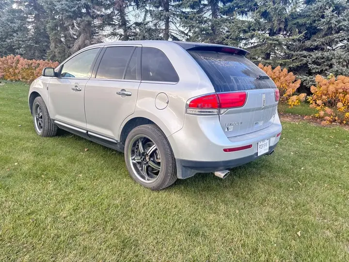 Lincoln Mkx 2011 photo 3