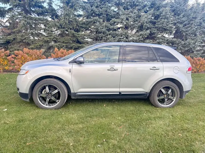Lincoln Mkx 2011 photo 4