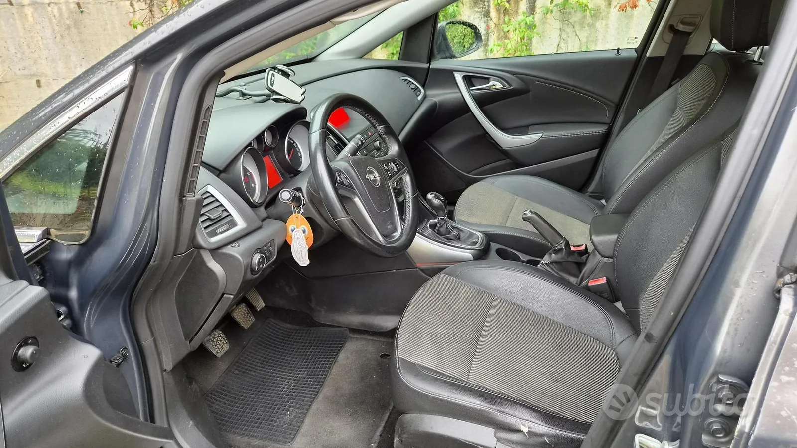 Opel Astra 2013 photo 3