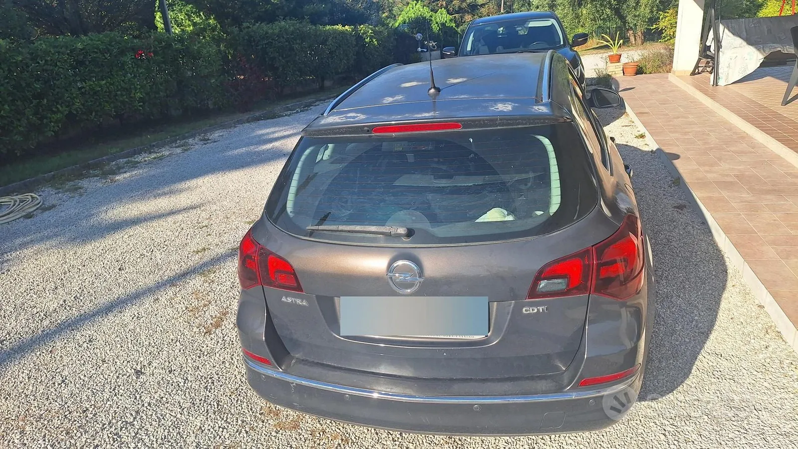 Opel Astra 2013 photo 2