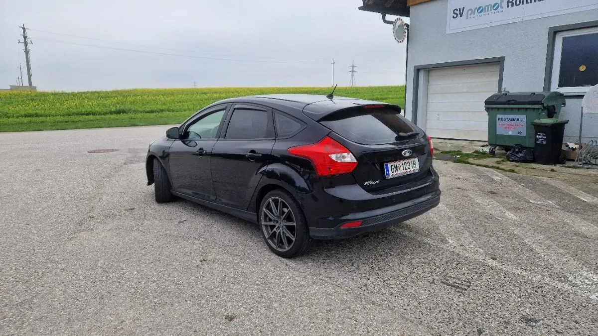 Ford Focus 2012 photo 3