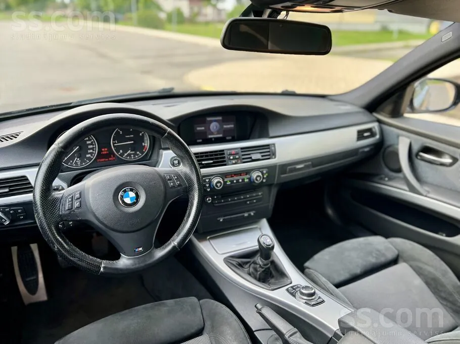 BMW 318D 2009 photo 5