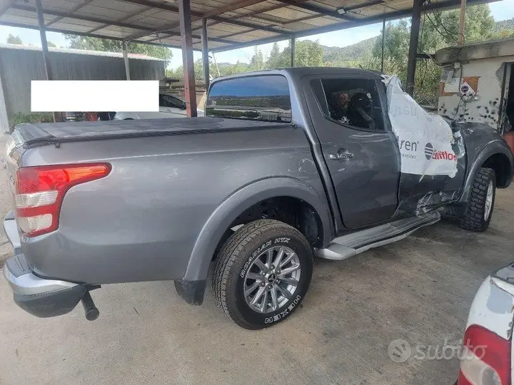 Mitsubishi L200 2017 photo 3