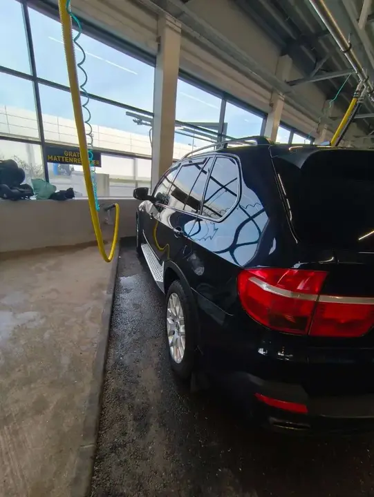 BMW X5 2010 photo 2