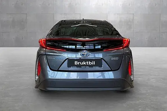 Toyota Prius Plug-In Hybrid 2017 photo 4