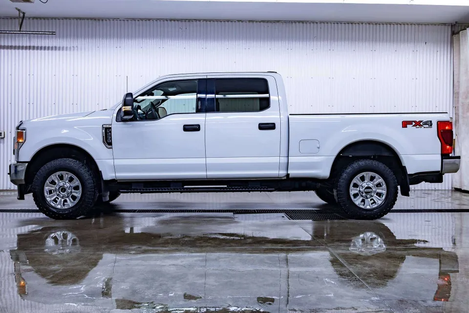 Ford F250 2022 photo 2