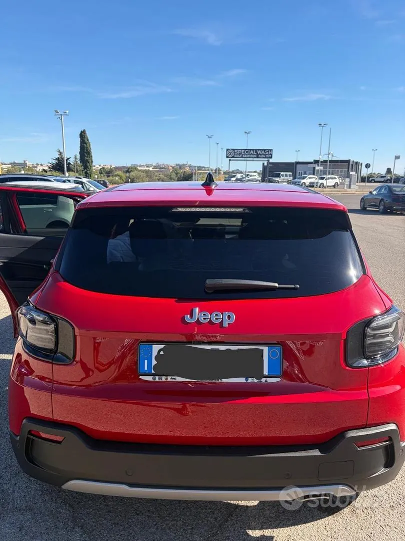 Jeep Avenger Summit 2025 photo 2